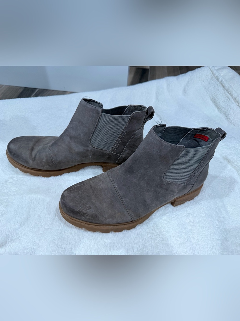 Sorel Women’s Gray Suede Chukka Boots